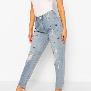NWT BOOHOO EMBELLISHED RHINESTONE JEANS WOMENS SIZE 4